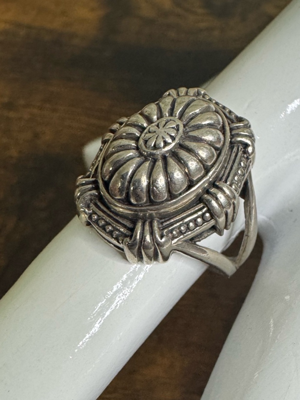 Vintage Floral Medallion Sterling Silver Ring Art Nouveau Navajo Style size 6